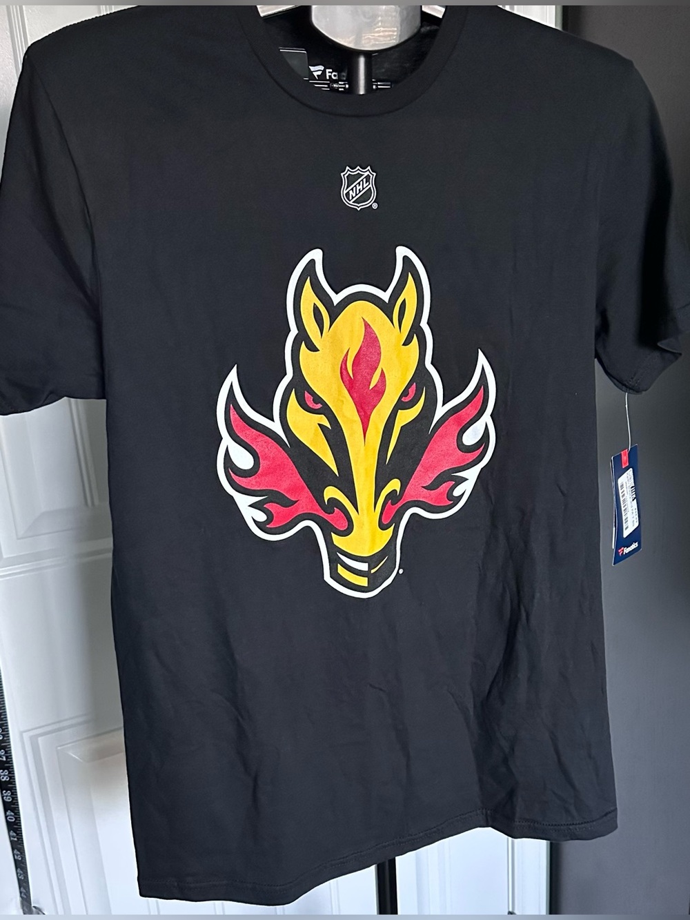 Fanatics Calgary Flames Nazem Kadri 91 NHL Graphic T-Shirt